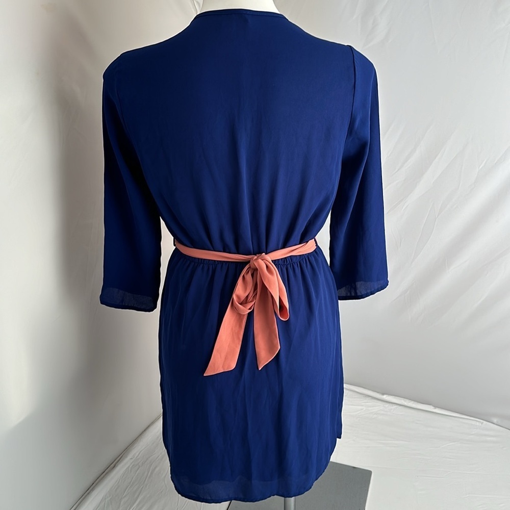 Francesca’s electric blue v-neck button front three quarter sleeve dress - Picture 3 of 12